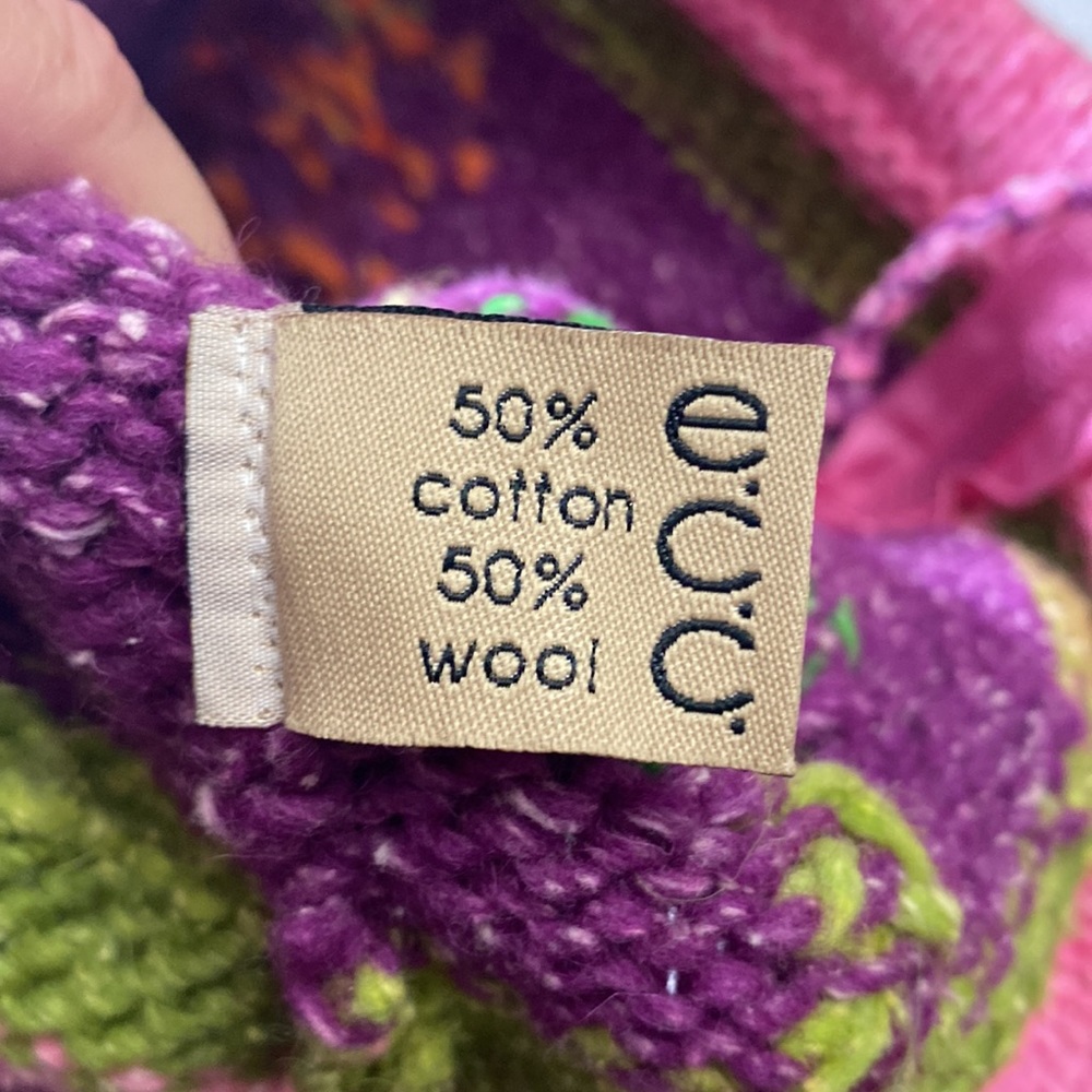 New Boutique Style Handmade sweater jacket purple with flowers, pointed hood - Picture 2 of 3